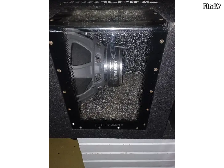 Säljes Alpine baslåda med 12 bas + JBL förstärkare