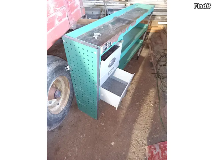 Myydään Paketbils inredning lådor o hylla