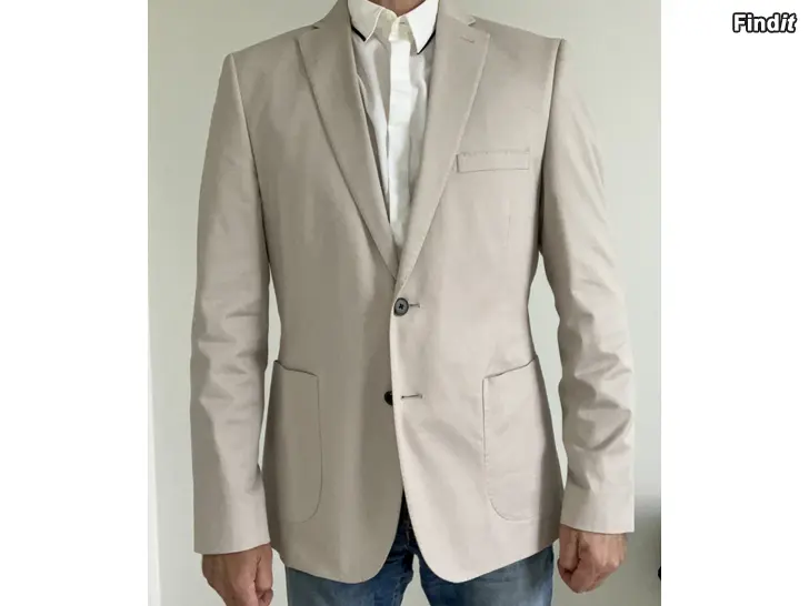 Myydään Bleiseri Koko 50R Slim Fit uutta vast
