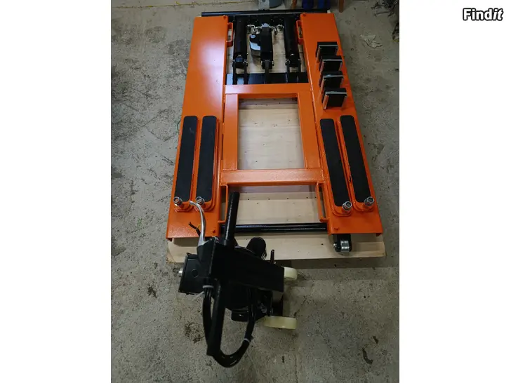 Myydään Ajoneuvojen matalanostin