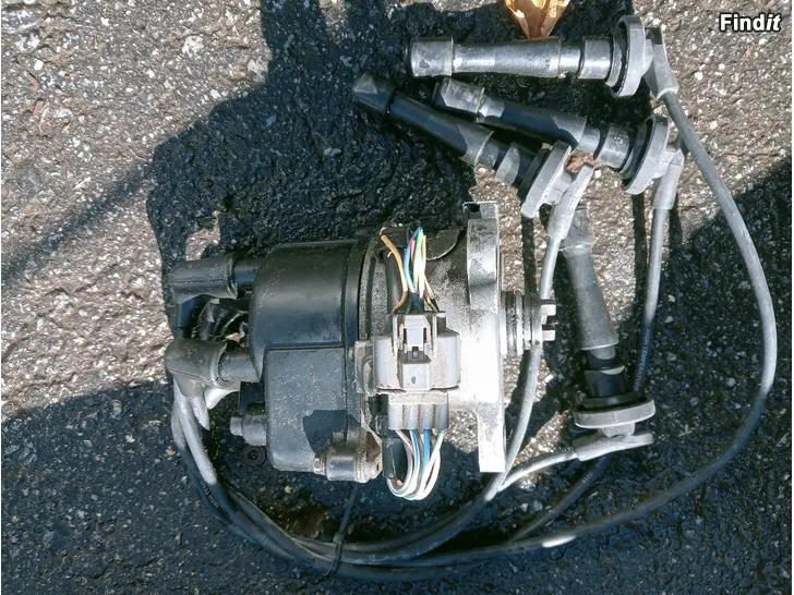 Myydään Honda CR-V 2,0 2000 virranjakaja