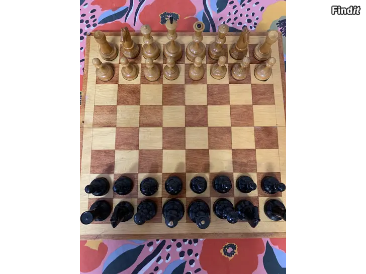 Säljes Schackbräde i trä