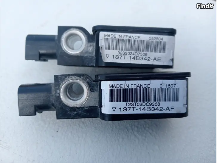 Myydään Ford Mondeo 3 törmäys anturit 1S7T-14B342-AE tai AF