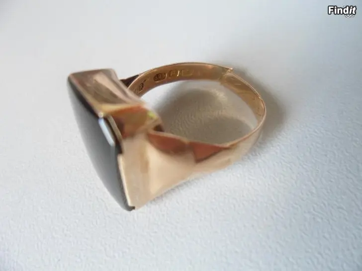 Myydään Kultasormus 4g 1960-luvulta