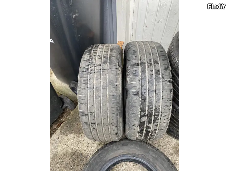 Myydään Kesärenkaat 2kpl 215/5517