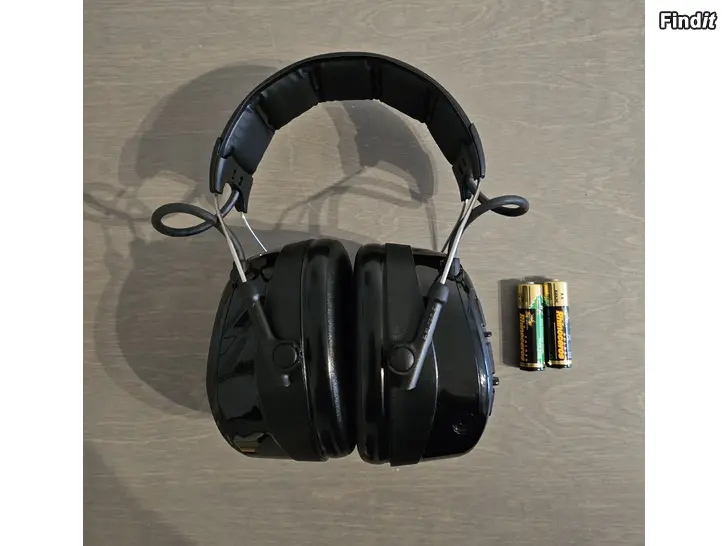 Säljes Nya 3M Peltor WorkTunes Pro med radio och aux
