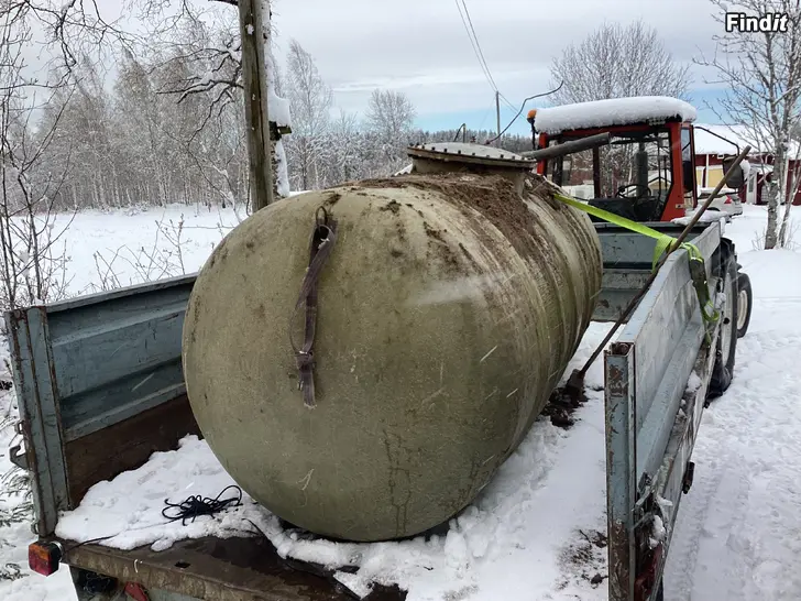 Myydään Myynnissä 3000l lasikuituinen öljysäiliö