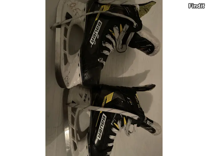 Säljes Bauer supreme koko 35