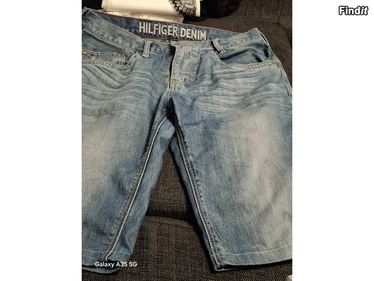 Myydään Tommy Hilfinger shortsit