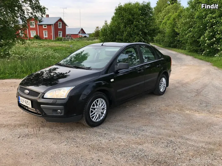 Myydään Ford Focus 1.6 bensa manuaali vm 2006