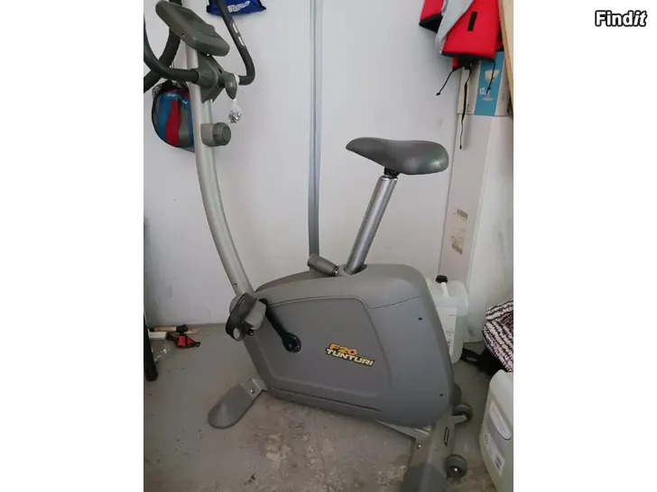 Säljes Tunturi F20 motions cycke
