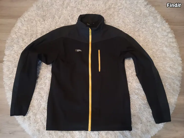 Säljes National Geographic softshell jacka