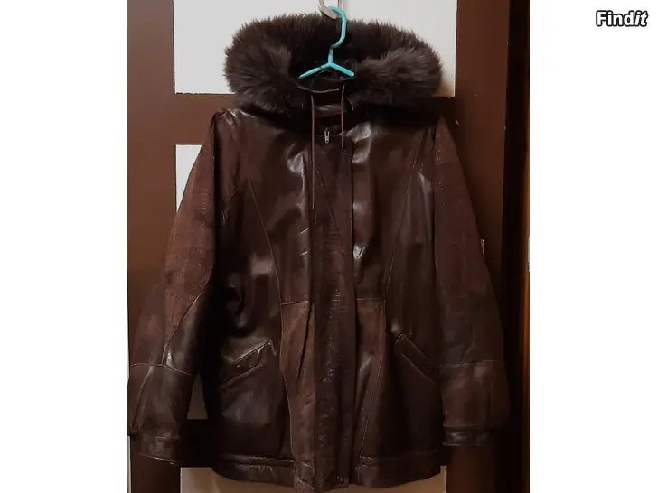 Myydään Ruskea naisten nappanahka talvitakki
