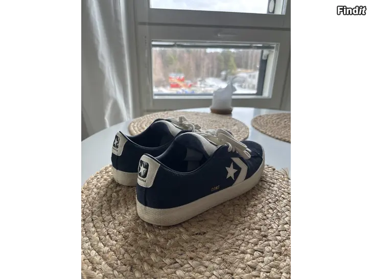 Säljes Converse cons