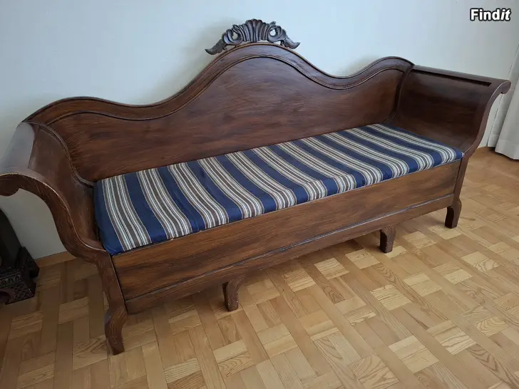 Myydään Antik soffa