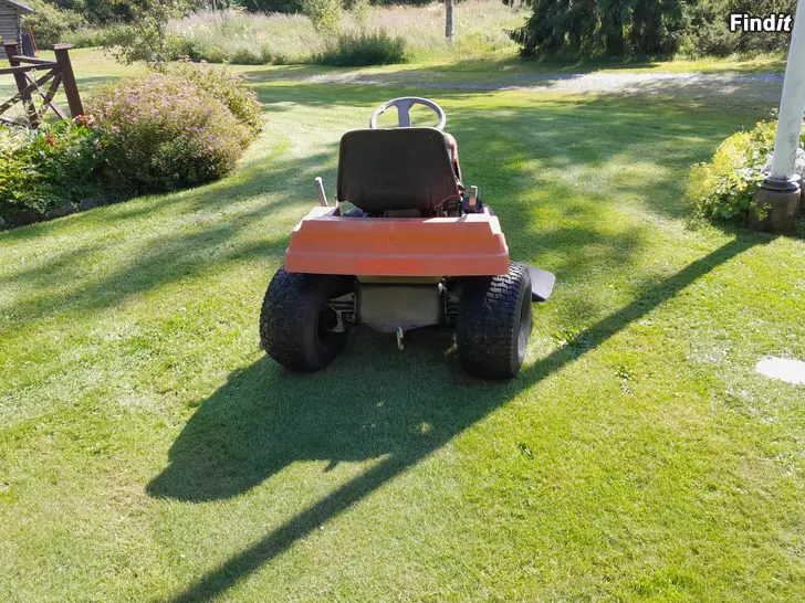 Säljes Husqvarna traktorklippare