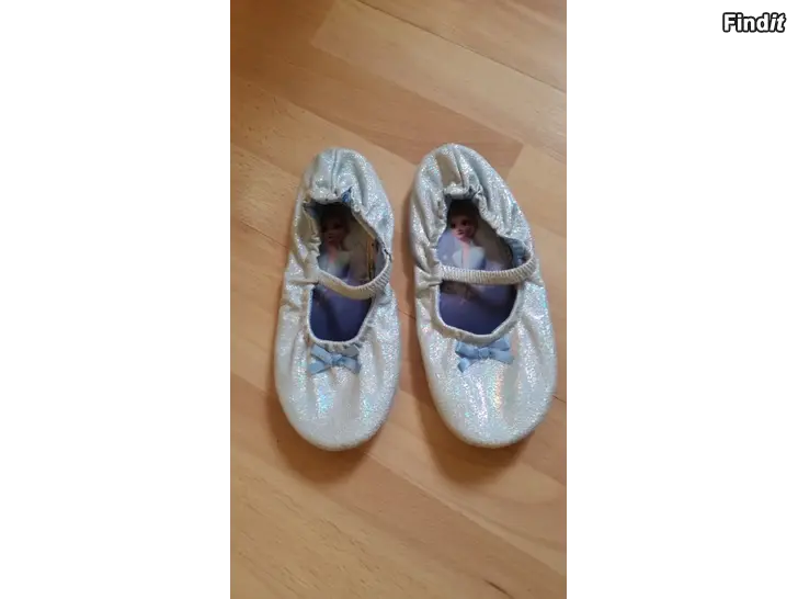 Myydään HM Disney Elsa jumppatossut koko 32-33  -hinta 3e