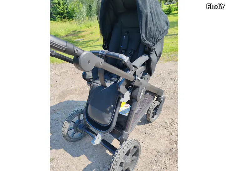 Säljes Barnvagn + babyskydd