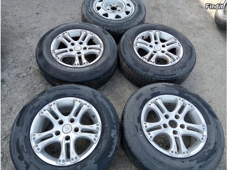 Myydään Alut 5-114,3 Honda kesärenkailla 205/70R15 96T