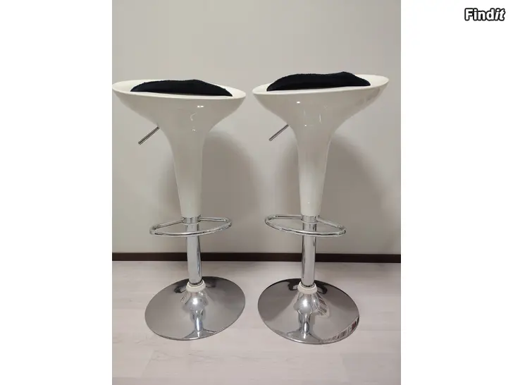 Myydään Baarituoli 2 kpl