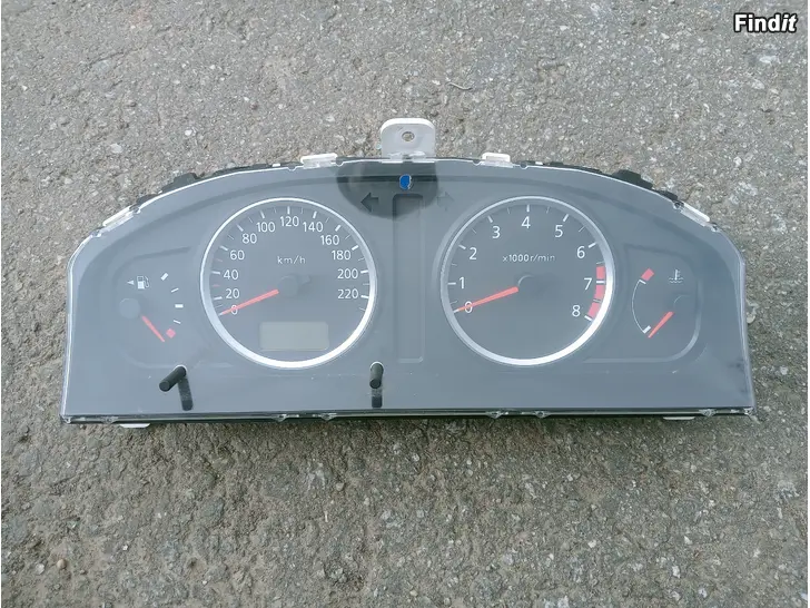 Myydään Nissan Almera 2003 mittaristo BN902