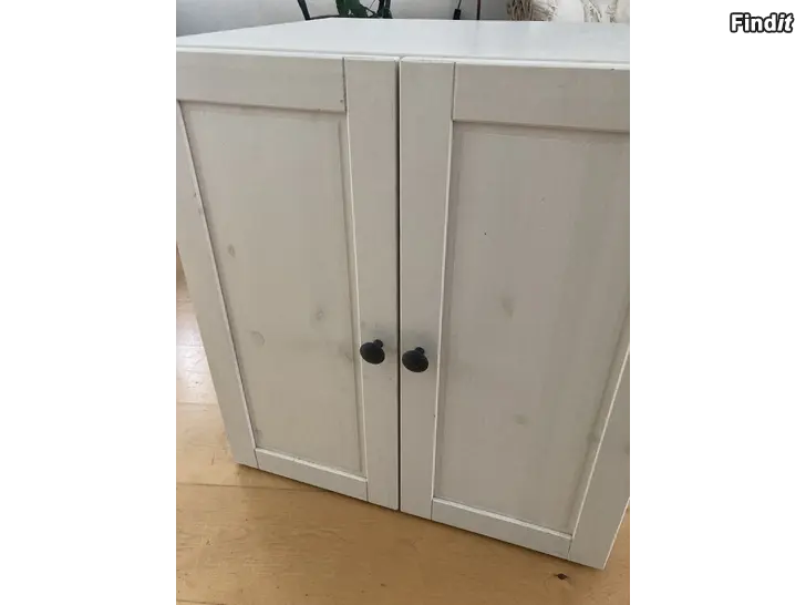 Säljes IKEA skåp