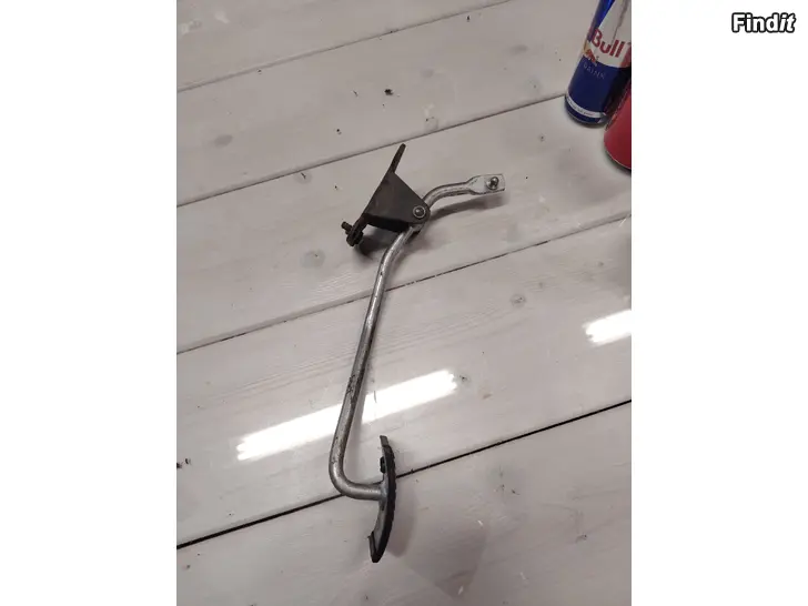 Säljes Ford Fiesta tai Escort kaasupoljin