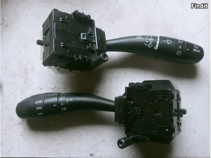 Myydään Kia Ceed 2009 monitoimivivut 93410-1H200 tai 93420-1H200