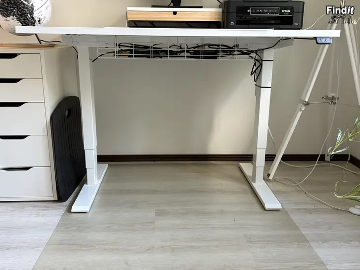 Säljes Elfen Ergodesk Basic II -sähköpöytä