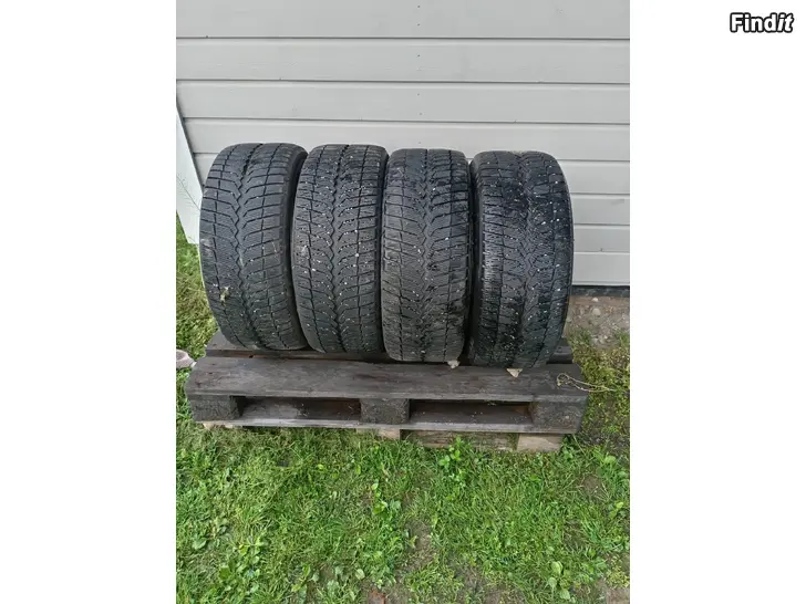 Myydään Renkaat