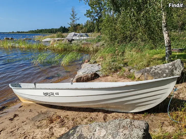 Säljes Roddbåt med elmotor