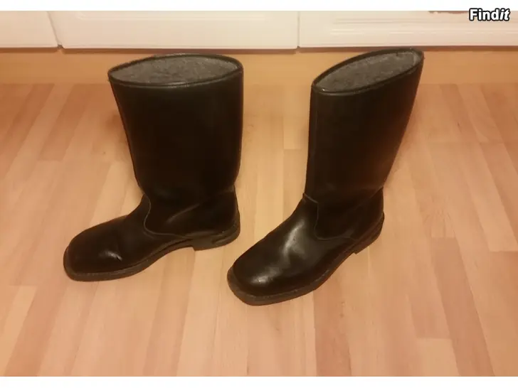 Myydään Sievi nahkasaappaat mustat koko 42 20e