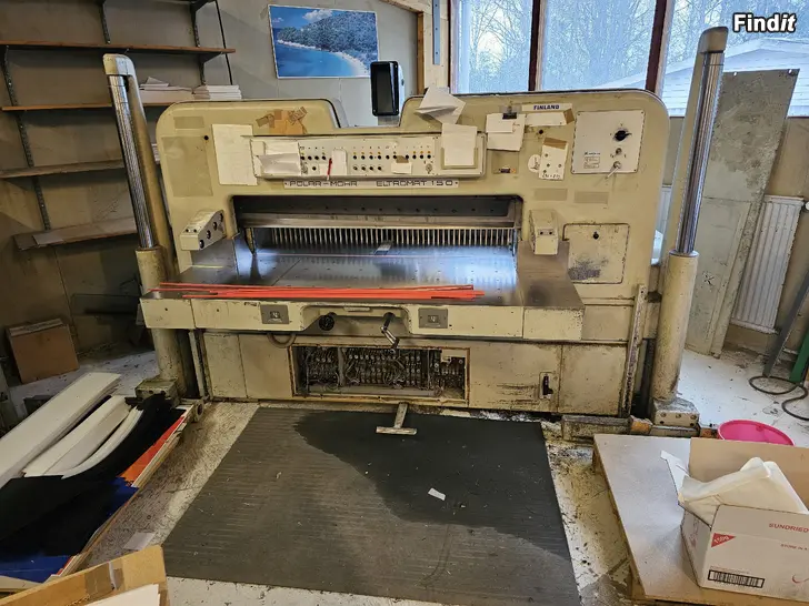 Säljes Stor skärmaskin Polar Mohr Eltromat 150