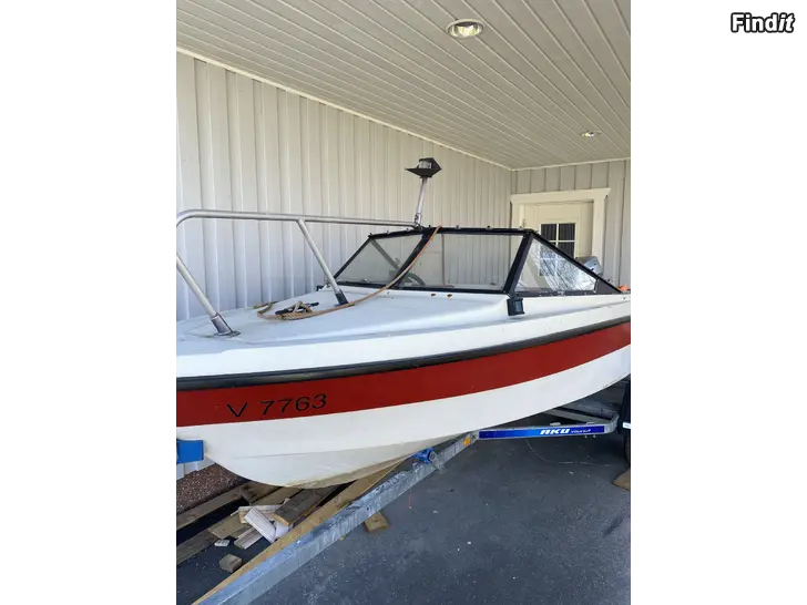 Myydään Flipper 470 GT med NY Honda motor, kapell och trailer