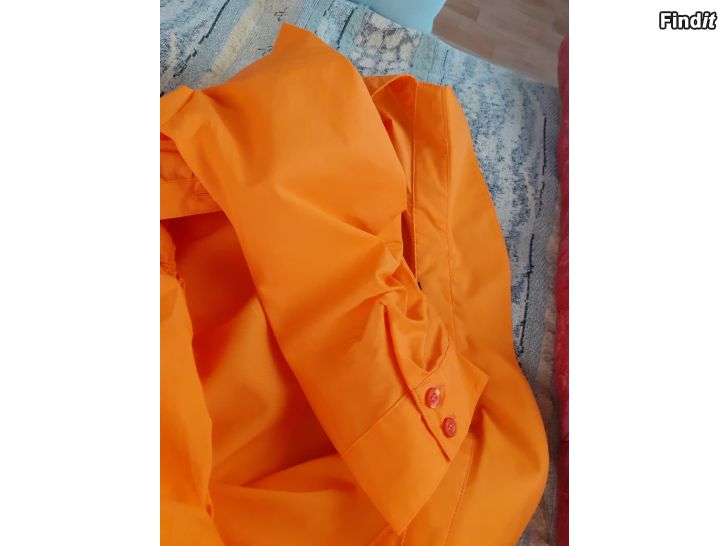 Myydään Oranssi paitapusero Reflex