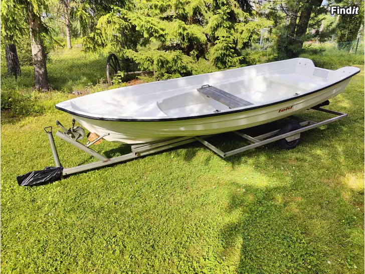 Säljes Roddbåt/soutuvene+Yamaha+trailer