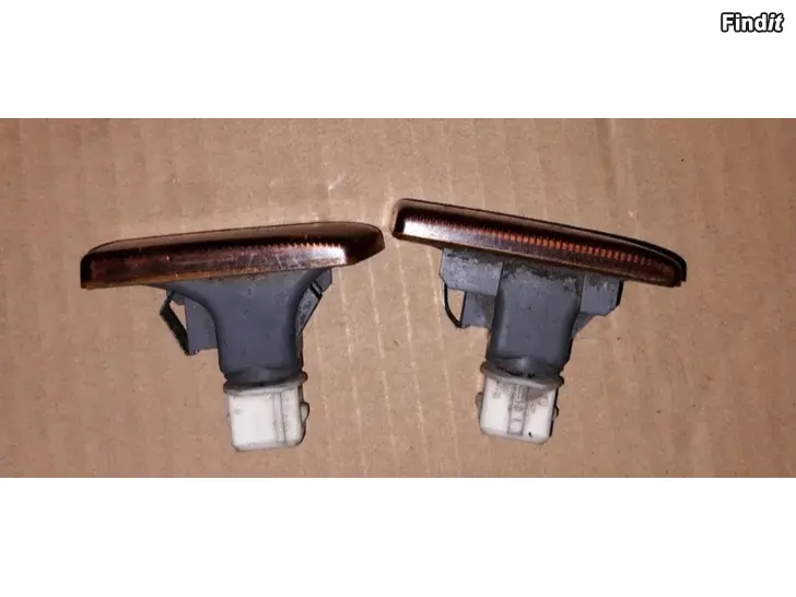 Myydään Oranssit sivuvilkkut kaasuläpäkotelo