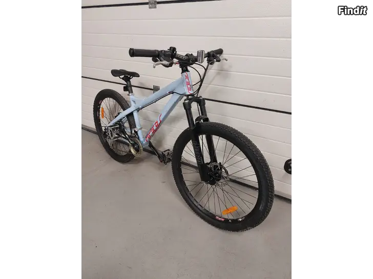 Myydään MTB Felt 26
