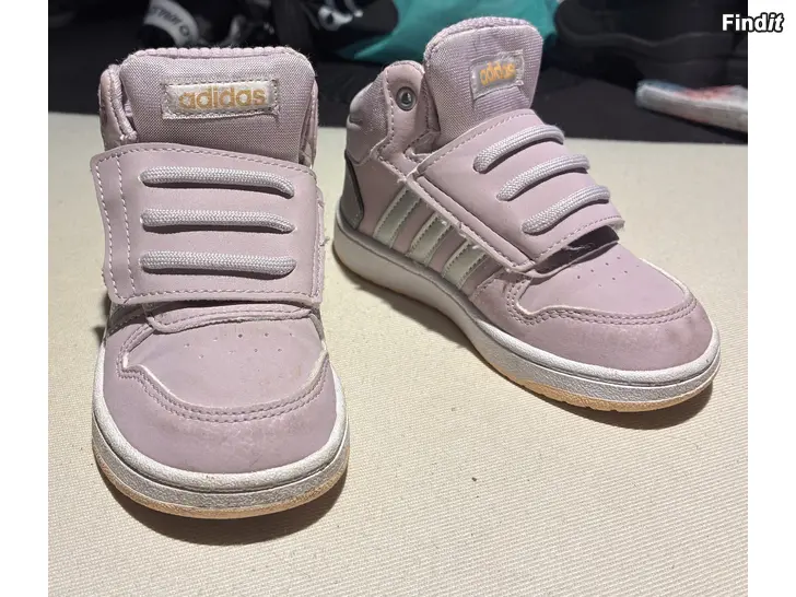 Säljes Adidas str.24