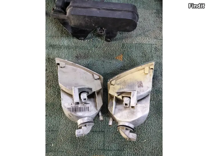 Myydään Valeo etuvilkkut