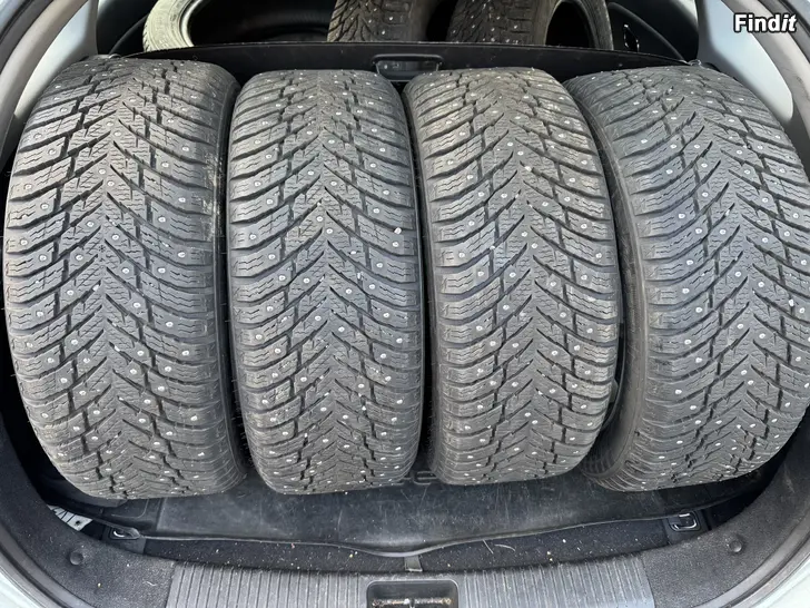 Myydään Nastarenkaat 225/50R17 Nokian Hakkapeliitta 10