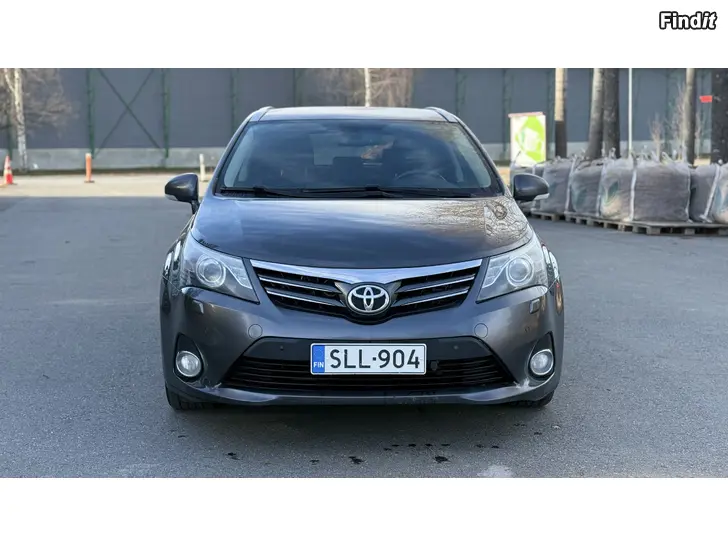 Myydään Toyota Avensis 2.0L