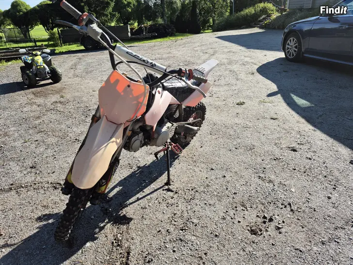 Myydään YCF 125cc lasten crossi