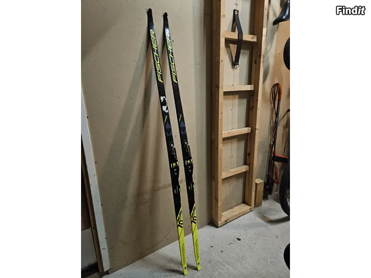 Säljes Fischer skate skidor NYA