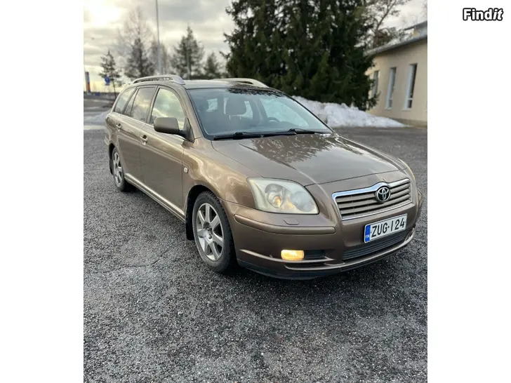 Myydään Toyota Avensis