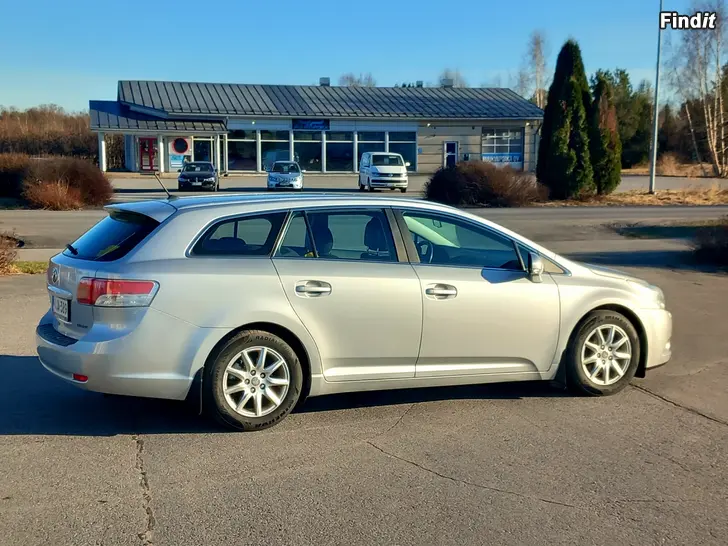 Myydään Toyota Avensis 2.0 D-4D 126 Linea Terra Wagon