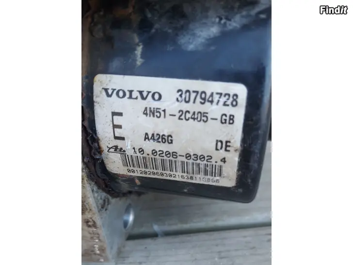 Myydään VolvoV50 2.0d abs yksikkö