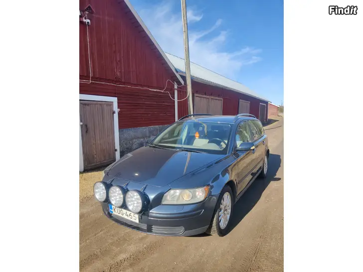 Myydään Volvo V50