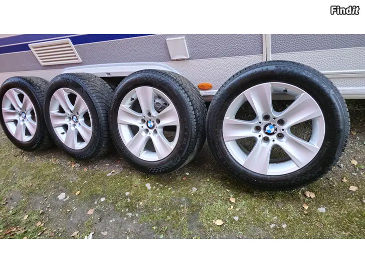 Myydään Bmw vanteet kitkarenkailla