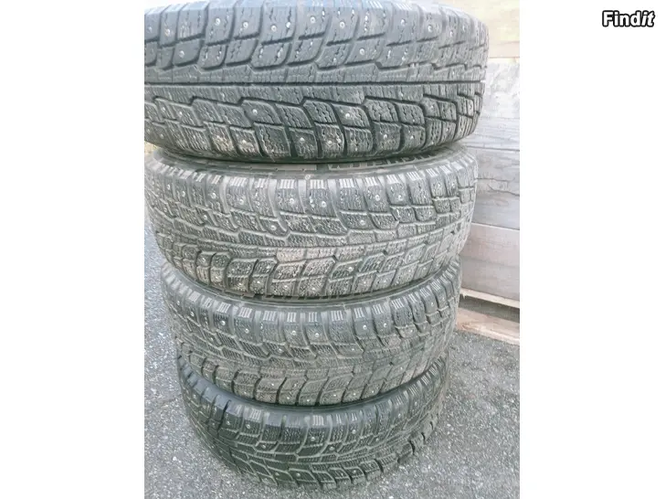 Säljes Michelin nastarenkaat 185/65R15 MB 5-112 vanteilla